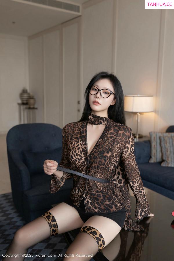 安然Maleah  [XiuRen]高清写真图 2025.01.21 No.9794 安然anran 黑丝美腿第22张图片